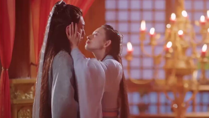 《百灵潭》第13集看点：寒生醉酒扑倒春妖，吻的好深情呀！