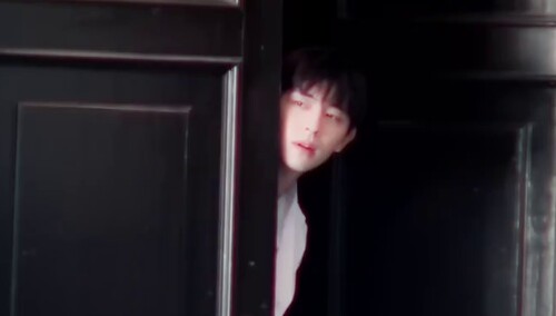 杨幂邓伦何炅唱《送别》上演年度催泪大戏 表情切换帝邓伦一秒委屈