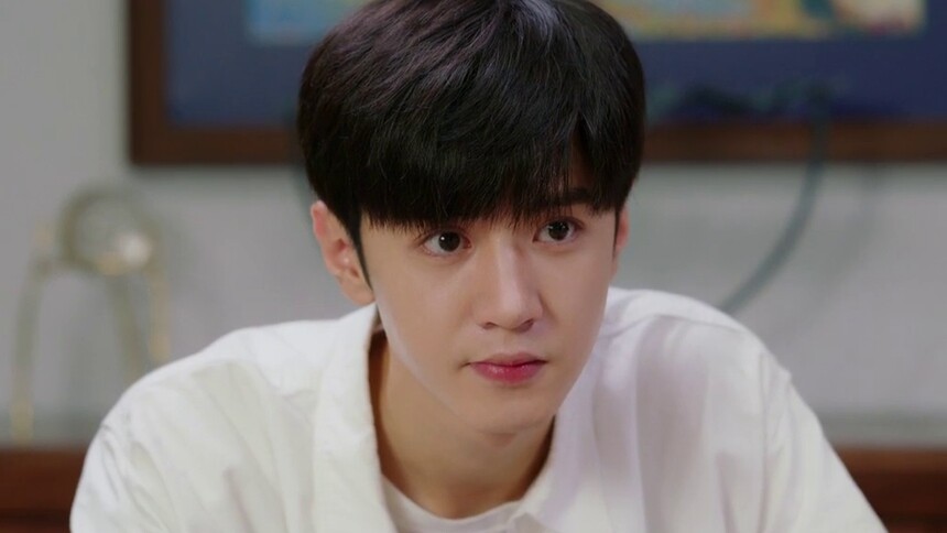 《暗格里的秘密》第1集看点：“露水同桌”正式上线！