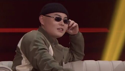 尤长靖可可爱爱学外星人语？刘聪谢老板的老年冲浪现场