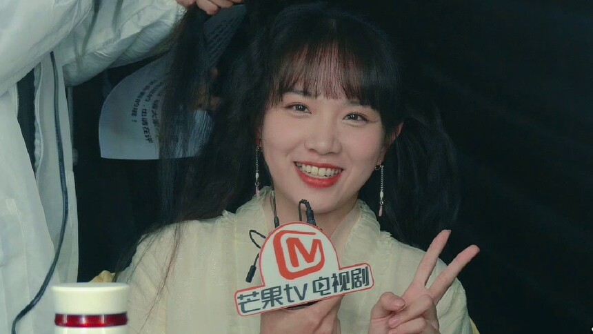 《亲爱的吾兄》吴芊盈专访：“吐槽”哥哥赵英博，被绑架了就眨眨眼
