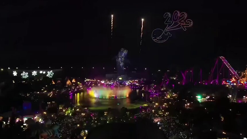 广东珠海长隆烟花秀迎接2022