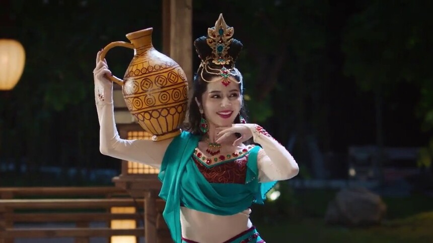 《邻家诗话》古丽米娜在线还原《渭城曲》中的《龟兹舞》，异域风情实锤！