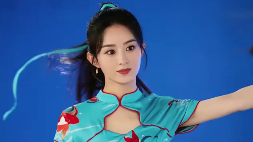 赵丽颖国风旗袍造型花絮，高马尾旗袍造型，酷飒绝美
