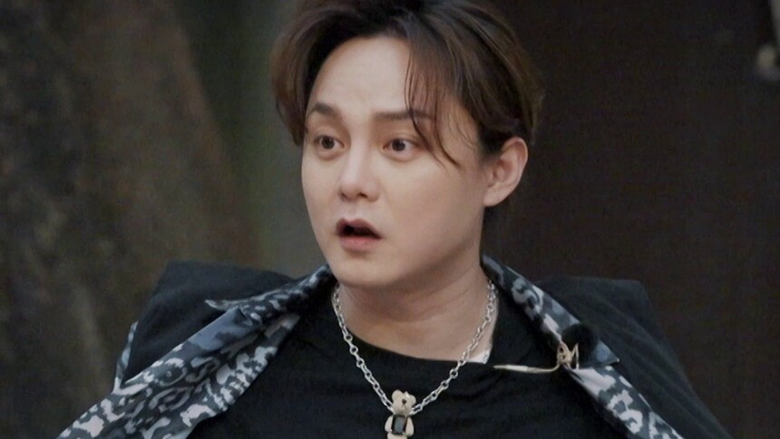 尹正刘聪自备工作服，两人应聘大排档保安？