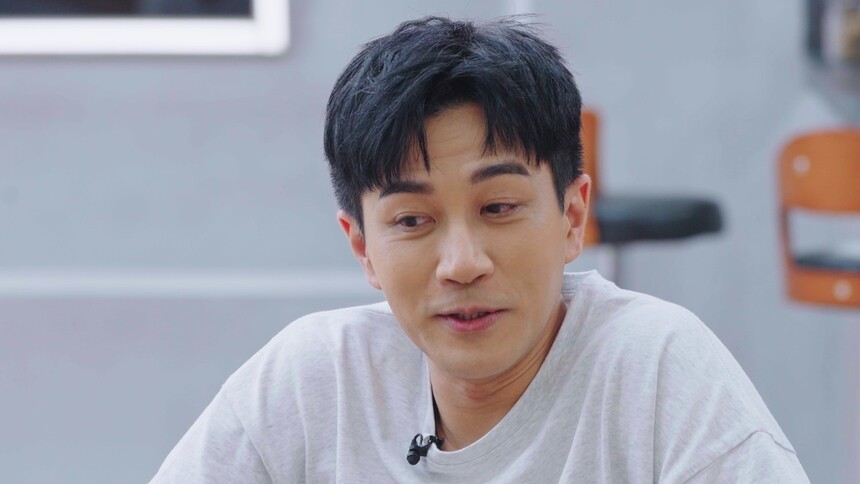 打卡练歌房 加练版：周柏豪曝苏见信听《红蜻蜓》流泪 刘恺威游戏黑洞石锤？