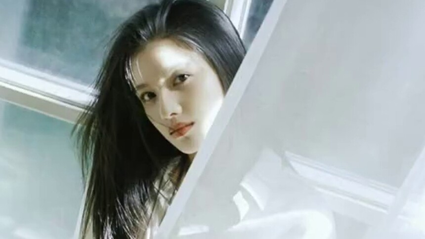 张婧仪晒胶片随拍！眼神好有韵味！