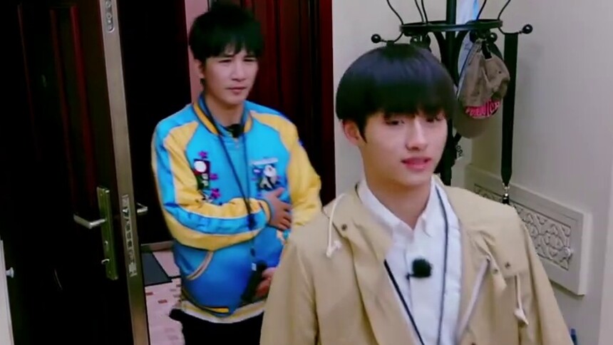 大张伟出一趟门竟然怀孕了？再怎么藏也逃不过凯丽老师的火眼金睛