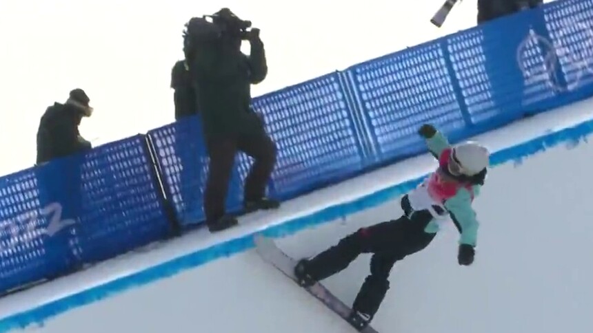 直击赛场·单板滑雪女子U型场地技巧资格赛 蔡雪桐 刘佳宇 邱冷携手晋级决赛