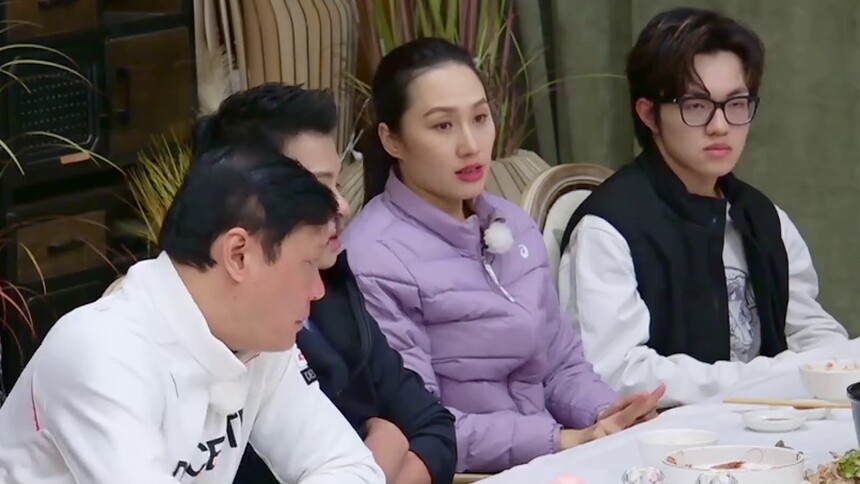 听破防了！张虹何冲讲幕后英雄