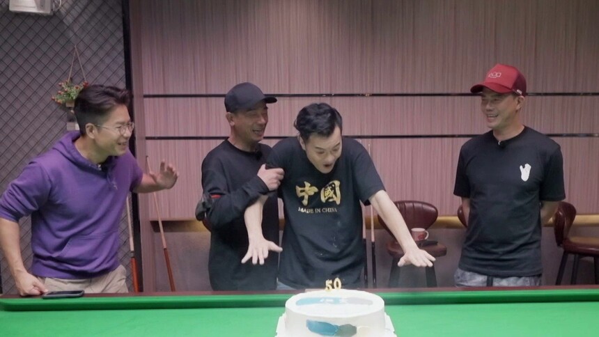 梁汉文惊喜庆生，大湾仔全员秒变“老玩童”