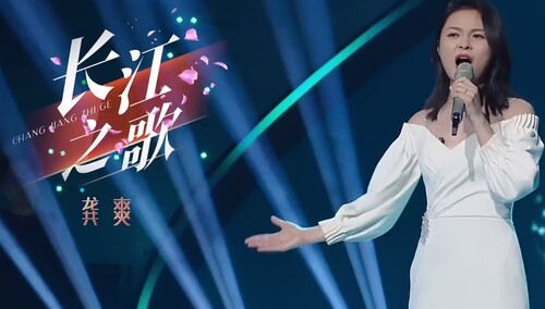 《春天花会开》首轮下半场竞唱开启 神仙歌喉演绎经典民歌多元唱法
