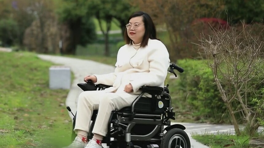 张培培：轮椅女孩的追光之路
