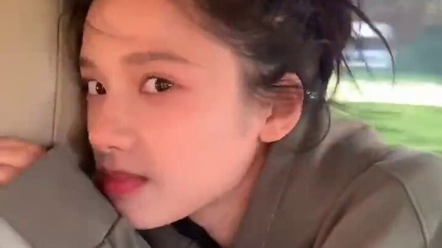 来感受张婧仪的电影氛围