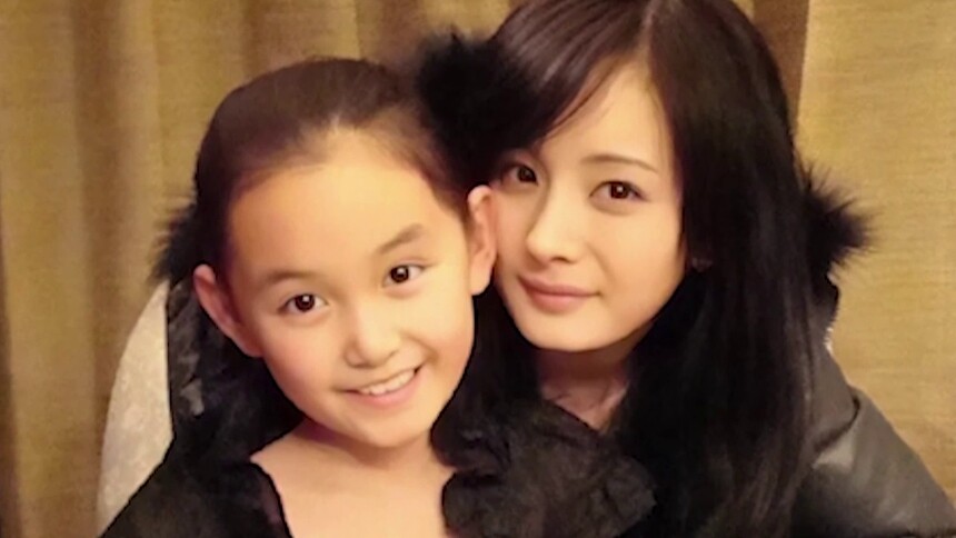 杨幂蒋依依两位美人昔日合照曝光！