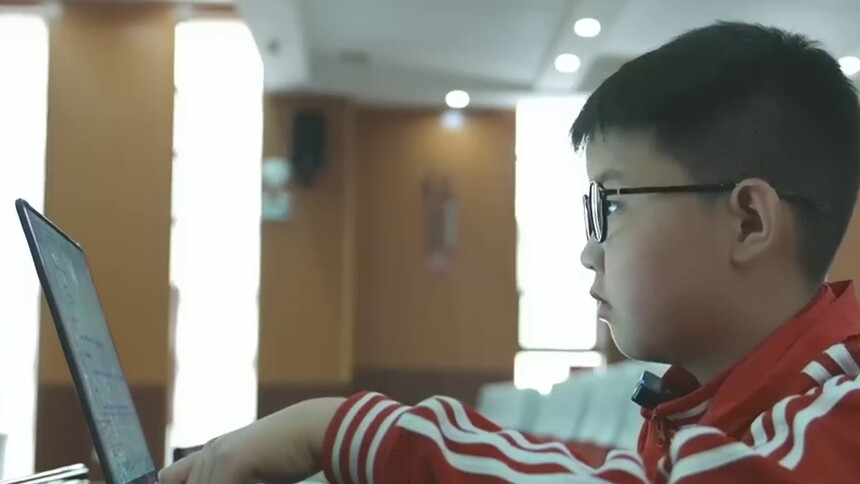 金鹰阳光新时代好少年 李泽霖：勤学上进 各科成绩保持满分