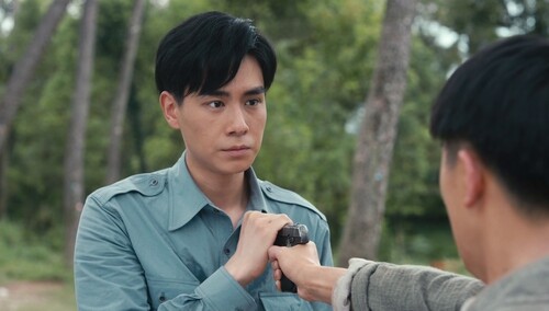 《凭栏一片风云起》第20集看点：冬来枪指张启欲为哥哥报仇