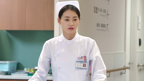 格尔花痴夏天心情大好