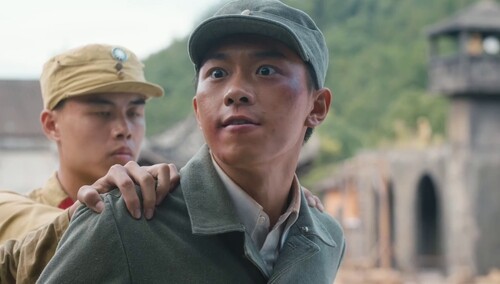 《凭栏一片风云起》第34集看点：冬来被当成逃兵！张启海棠再度重逢