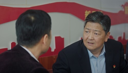 昌龙指证马万里收回扣