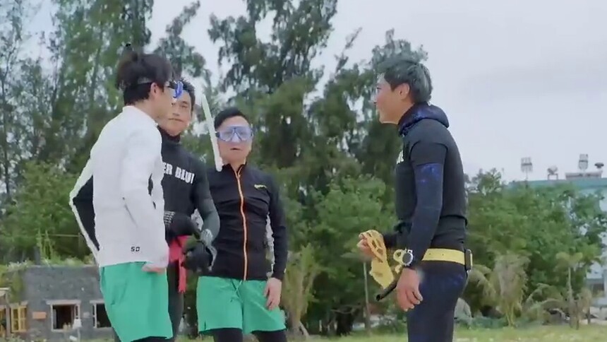 彭昱畅张绍刚潜水监测珊瑚 挑战潜水助力珊瑚监测为两位点赞！