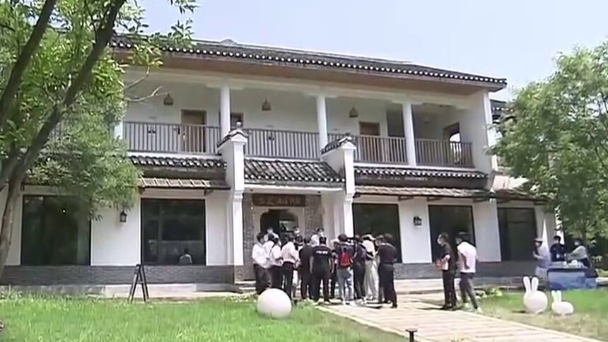 中国作家湖南行 中国当代作家签名版图书珍藏馆在益阳市清溪村启动建设 铁凝张宏森朱国贤出席启动仪式