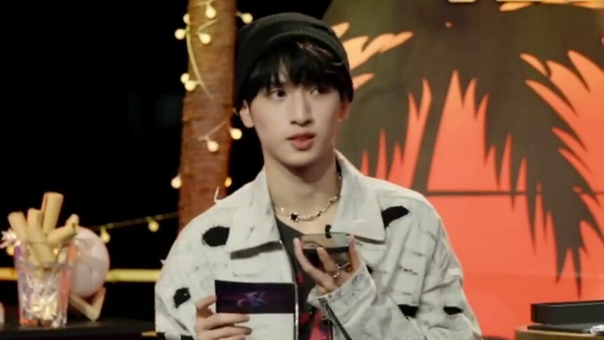 严浩翔约刘耀文逛全世界鬼屋，刘耀文害怕得瞬间嗑吧了~