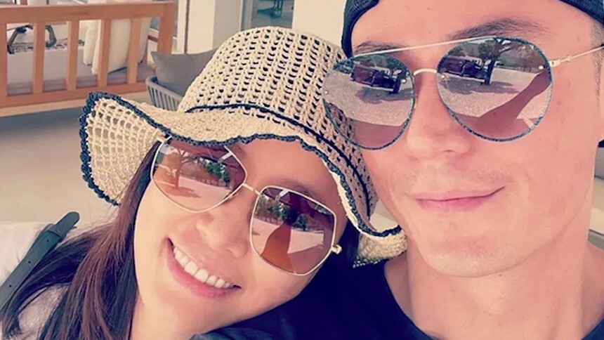 超恩爱！林心如晒与霍建华甜蜜依偎自拍