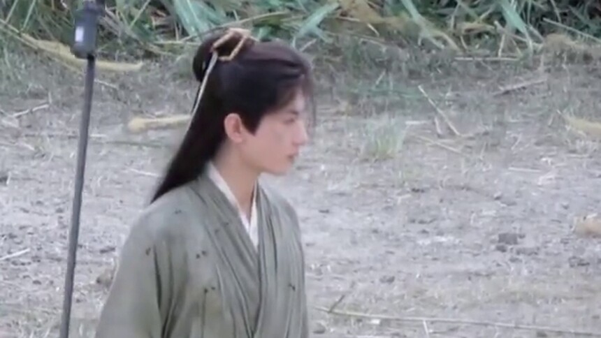 成毅的李莲花战损对掌打戏、白衣李相夷骑马、白衣李莲花坐船等路透小合集