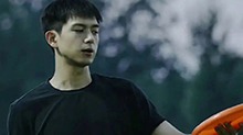 友谊长存！李现宋妍霏玩飞盘被偶遇