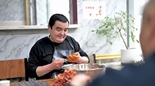 万人说新疆丨阿力木江的烤肉店