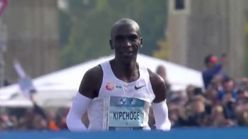 德国柏林 基普乔格再次打破男子马拉松世界纪录
