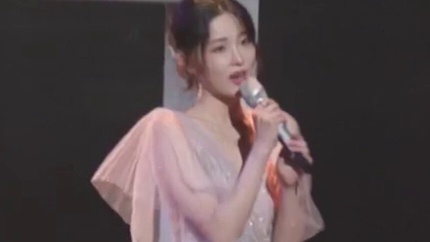《2022中秋之夜》彩排直击：张可盈王晰甜美系搭配磁性嗓音