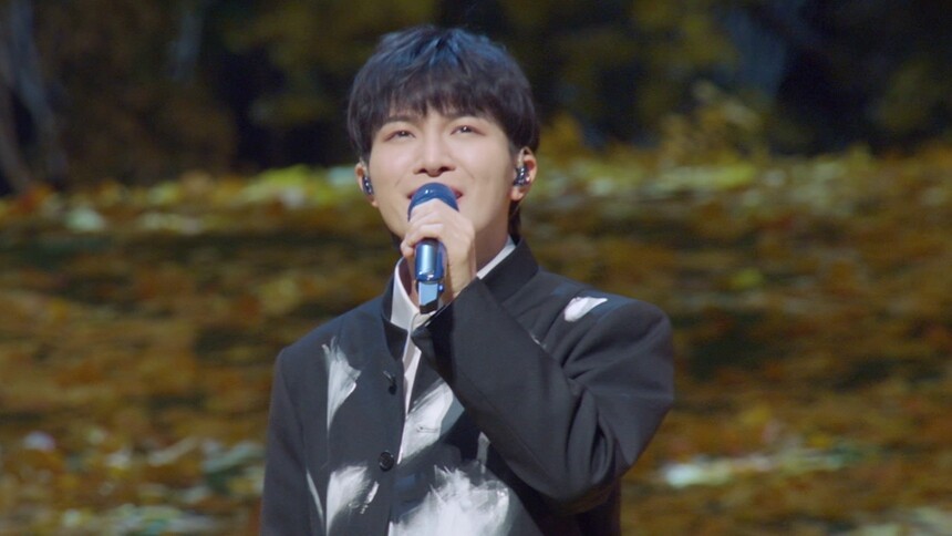 周深演唱柔情版国漫金曲《月光》 一曲唱尽了柔情
