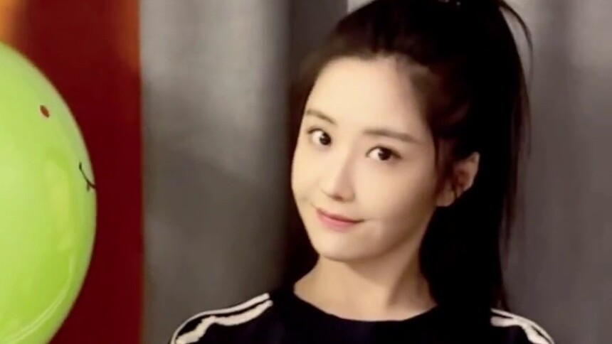 王艺瑾挑战超可爱对镜拍，新造型上镜魅力十足！