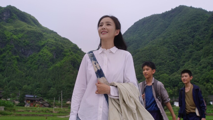 《乡村教师》首爆片花：佟丽娅杨玏扎根乡村教育 大山里的呼唤直戳人心