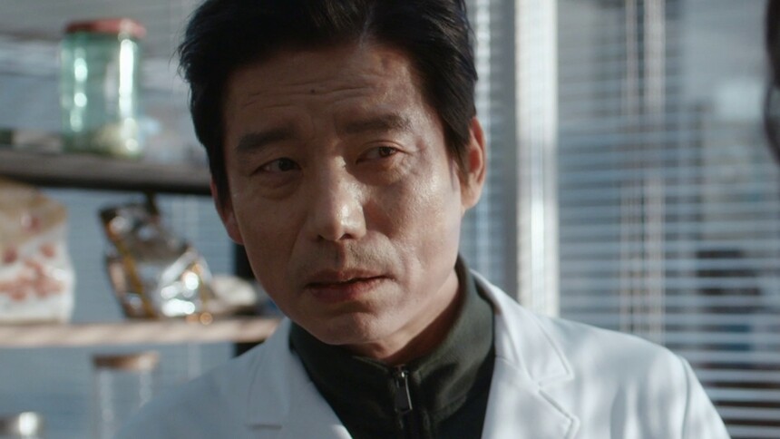 吕国平欲捂死何艳芳？