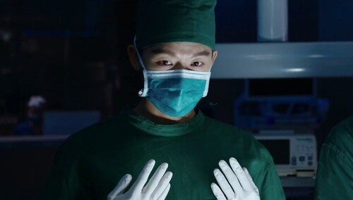 陈辉主刀琪琪 人生第一台手术成功