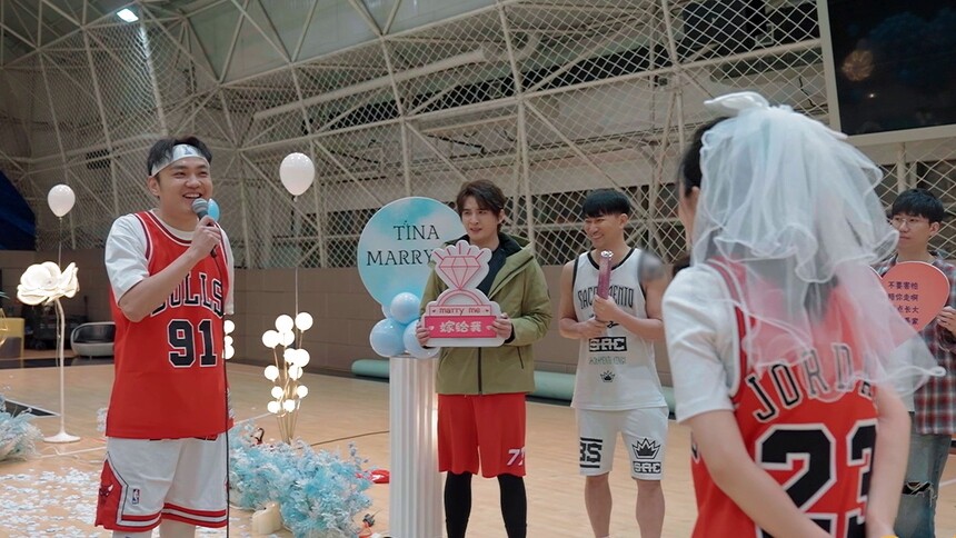 直击姚政求婚浪漫时刻！张远王铮亮为好友感动落泪