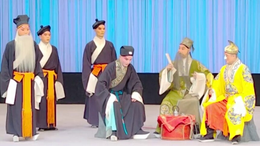 京剧男旦刘铮：在北京人民剧场主演《凤还巢》很有意义！