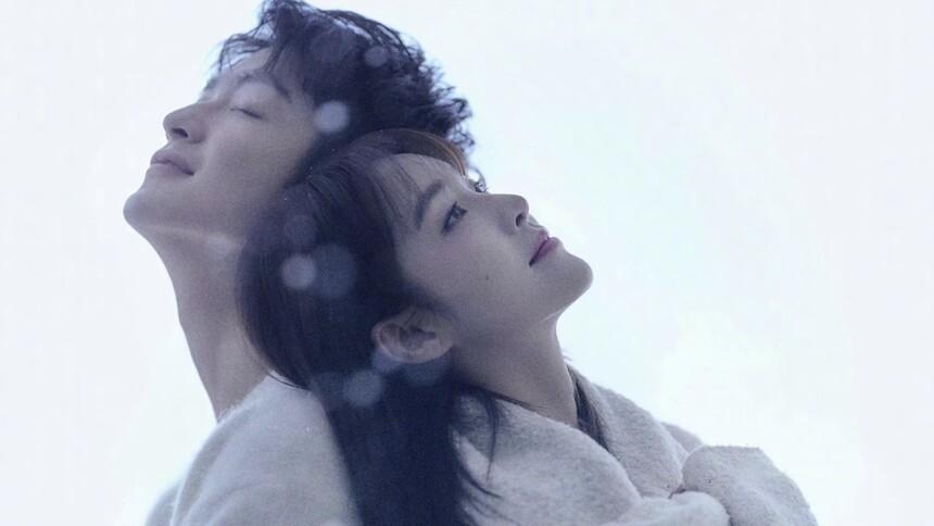 屈楚萧张佳宁雪中大片曝光 心动对视氛围感拉满