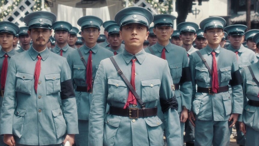 东征的黄埔军子弟悼念孙中山先生