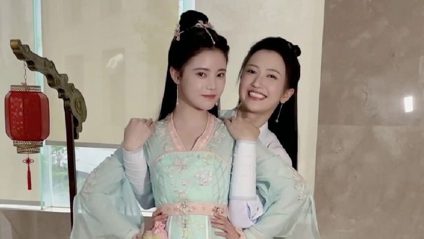 孙珍妮的苏二小姐包包大赏