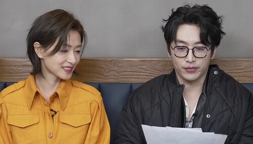 万茜白客献唱主题曲《微微》