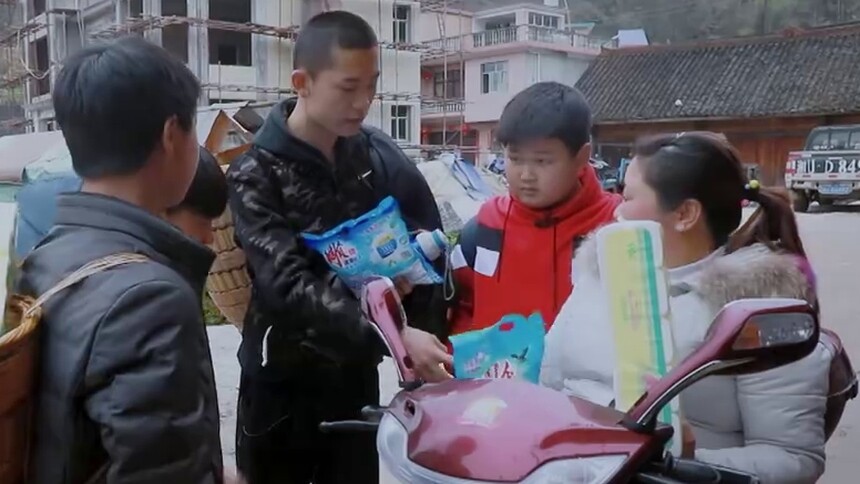 嘴甜只服冯博超，销售大师们请开始你们的表演