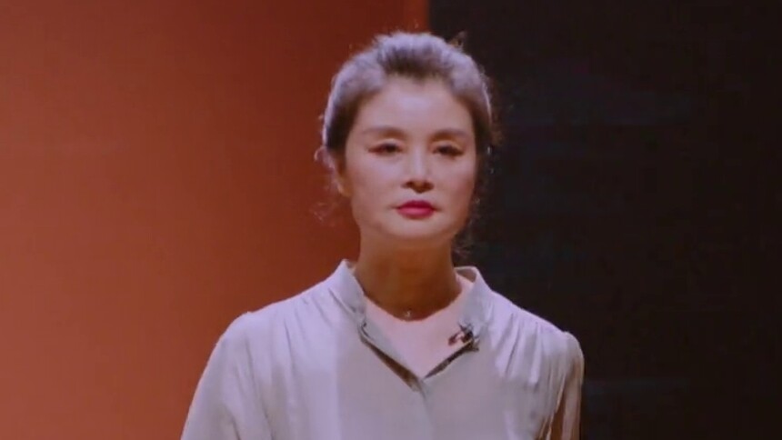 妈妈们的T台首秀太飒了！徐璐李斯丹妮疯狂为妈妈加油