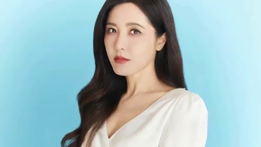 曾黎晒米兰工作vlog 温柔大方气场强