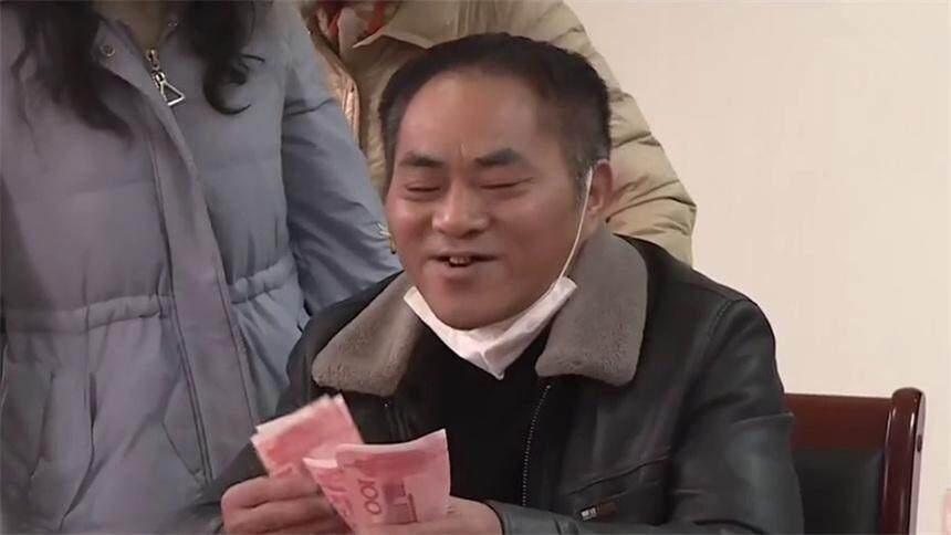 长沙这个小区又给业主发红包了！ 去年每户880今年1000元 炒掉物业后业主自营自管 “东成大厦”连续6年给业主发红包