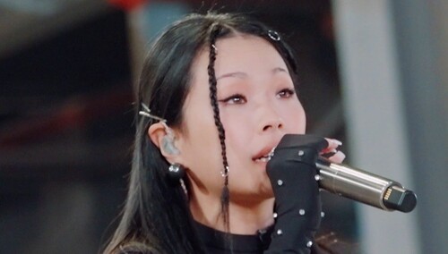 万妮达《依兰爱情故事》唱哭观众 神仙音色感染力太强了