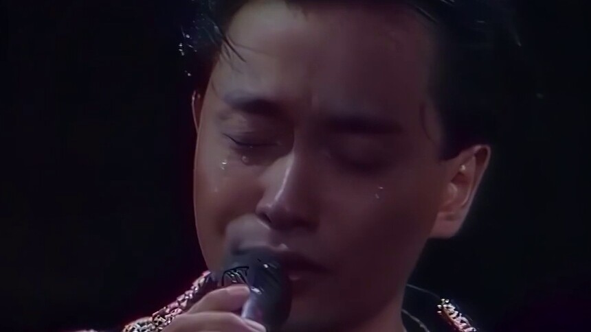 张国荣《风继续吹》短片预告 泪洒演唱会现场